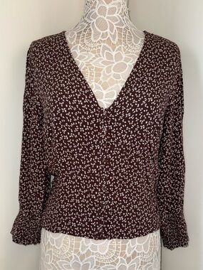 NWT Abercrombie & Fitch large brown designed shirt.